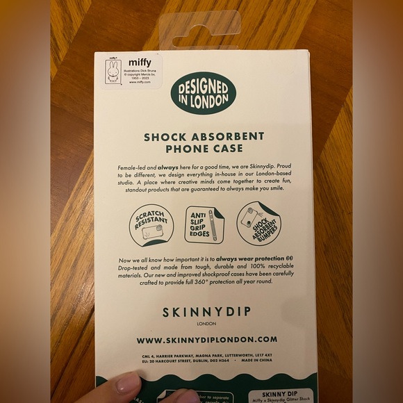 Miffy x Skinnydip Glitter Shock iPhone XR/11 Case - Picture 3 of 4